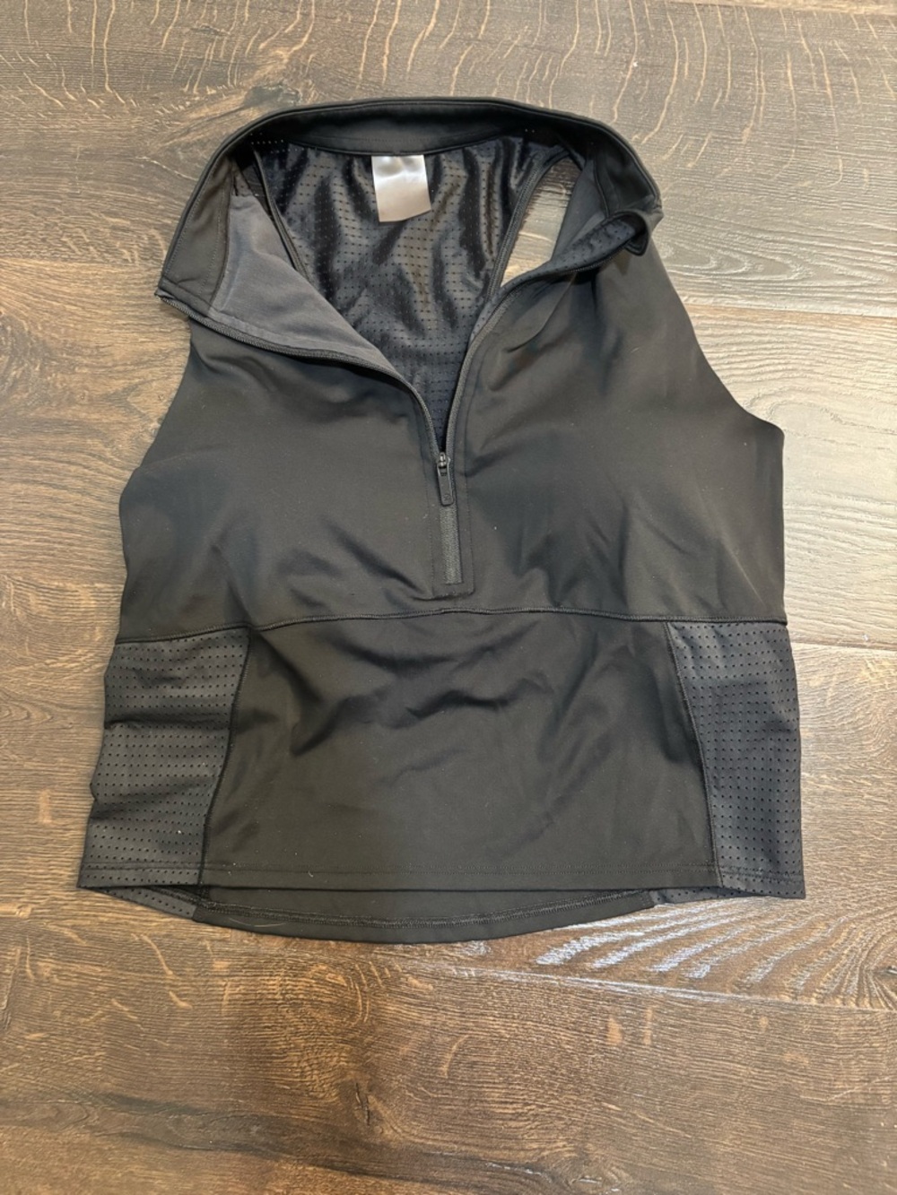 NWOTWomen’s Calia by Carrie Underwood Cropped quarter zip with collar